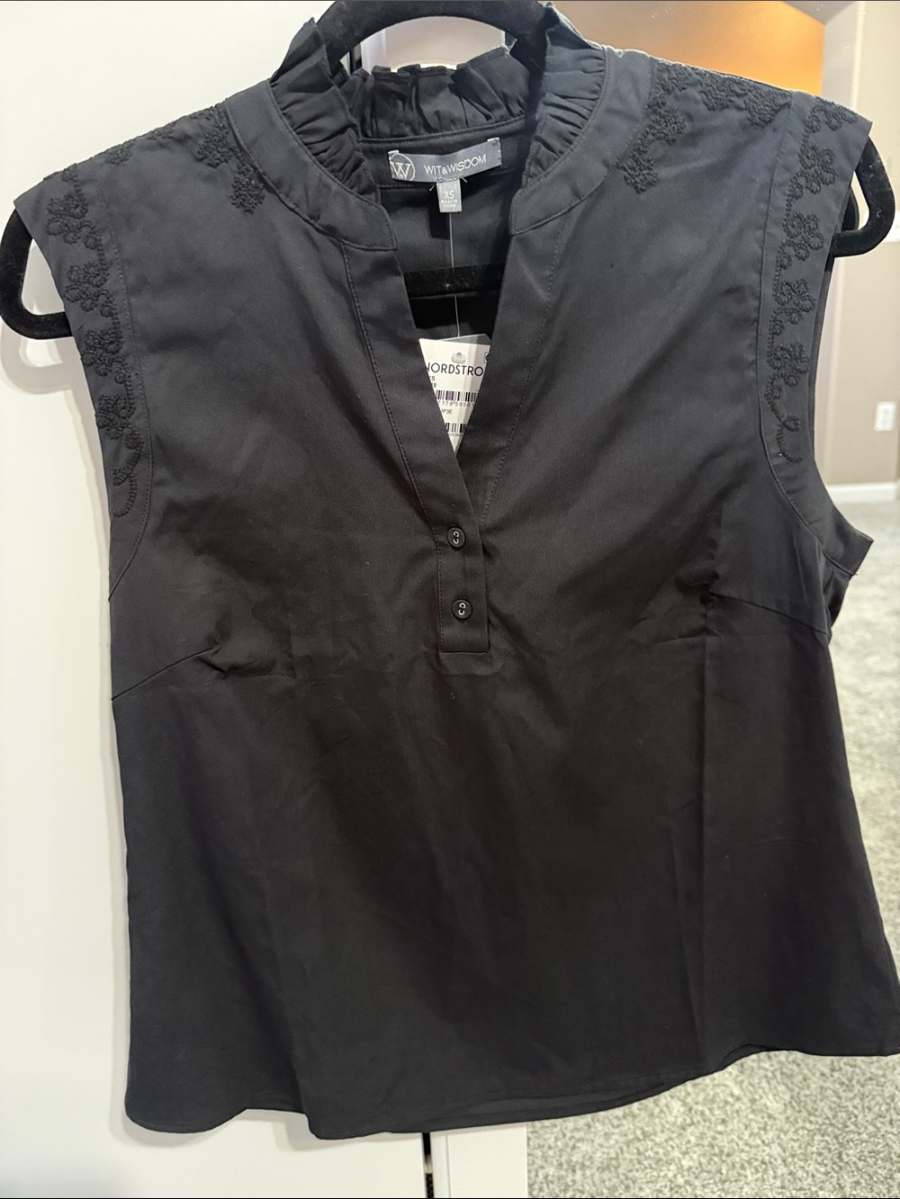 NWT Nordstrom’s Wit & Wisdom Black Sleeveless Ruffle Mock Neck Camisole